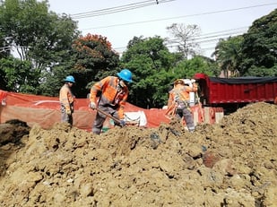 Nuevos cierres viales en Calasanz por obras de la red subterránea de energía para el Metro de la 80