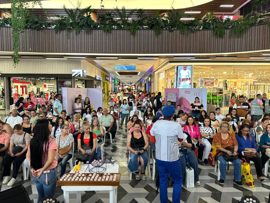 Feria pedagógica del Metro de la 80 en el Centro Comercial Los Molinos