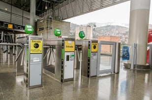 El Metro de Medellín habilitará acceso por puerta de servicio a usuarios ciclistas en prueba piloto