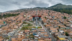 Metrocable línea M (Miraflores - Trece de Noviembre) ha transportado más de dos millones de usuarios en su primer año de operación