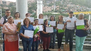 VALLEJUELOS APROVECHA SU SALA DE COMPUTO