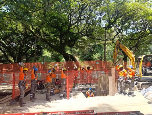 Avanzamos en la construcción de la red subterránea que conducirá la energía al proyecto