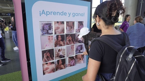 Auna y el Metro de la 80 de nuevo juntos para promover la detección temprana del cáncer de mama