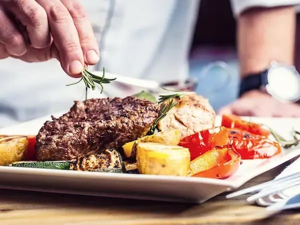 metro-medellin-gastronomia en la mesa