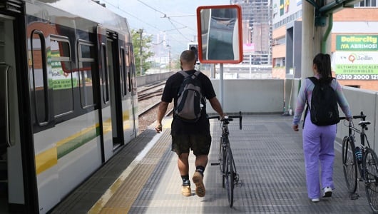 Metro de Medellín, bicicleta, estación, usuarios