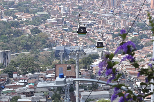 Línea M, metrocable, medellín, ciudad, cabinas 