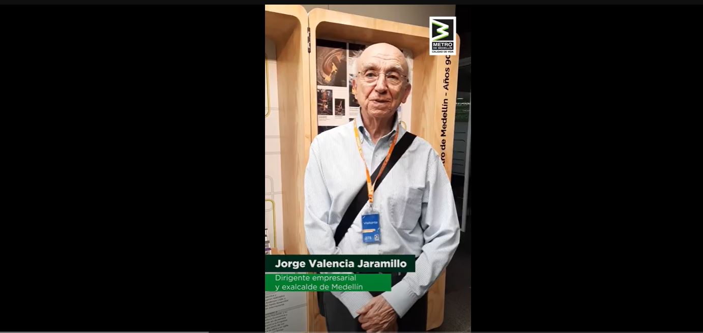 Hoy en nuestra #RedMetro, tuvimos un visitante muy especial. 🤩 Se trata de Jorge Valencia Jaramillo quien firmó en 1979 la constitución de nuestra Empresa
